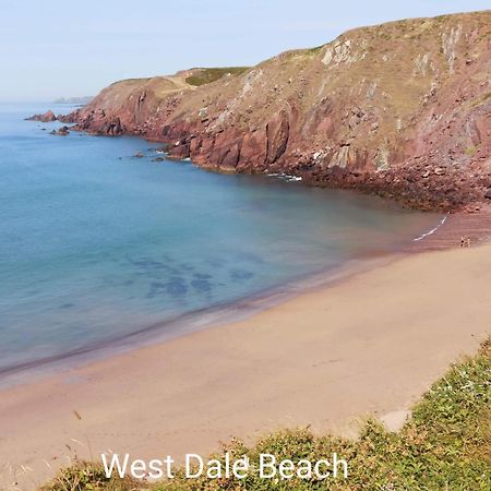 Holiday Home In Dale, Pembrokeshire الغرفة الصورة